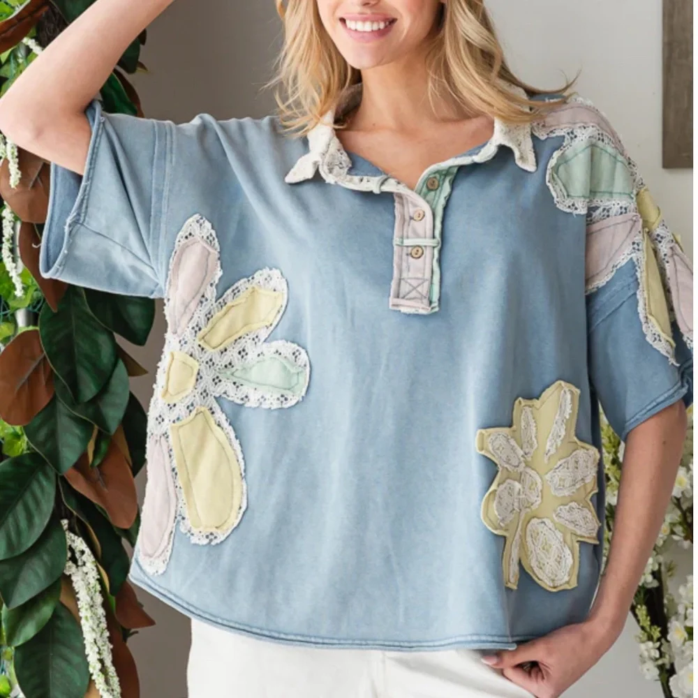 Oli & Hali “ Denmark” Oli and Hali Short Sleeve Flower Patch Shirt Top BR55